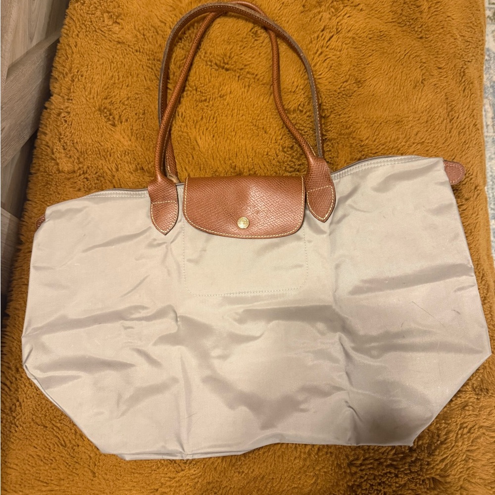 Longchamp large Tote Bag in Taupe color